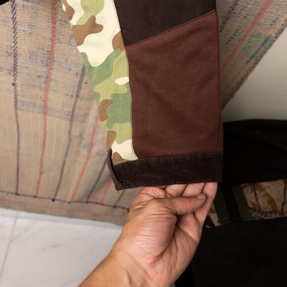 Custom upcycled cropped nike jacket - Picture 6 of 6